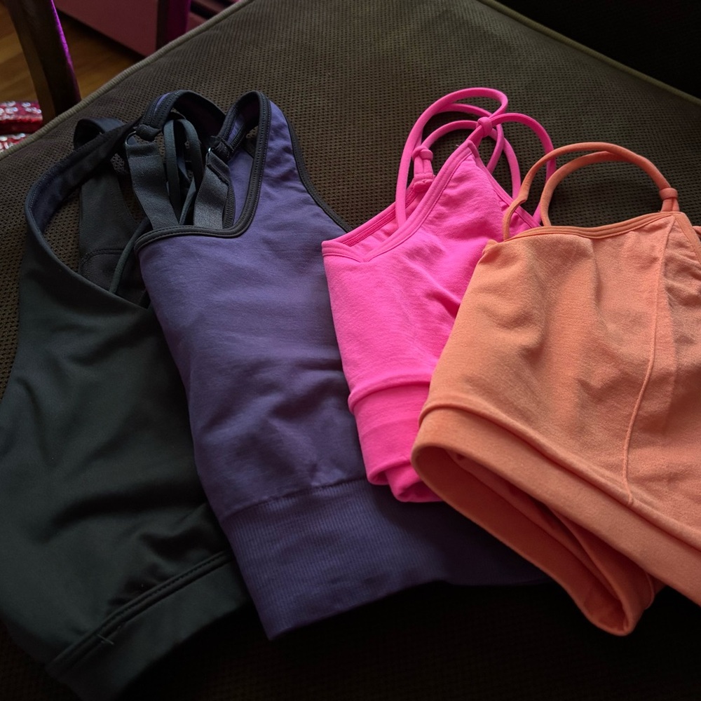 4 sports bras size m